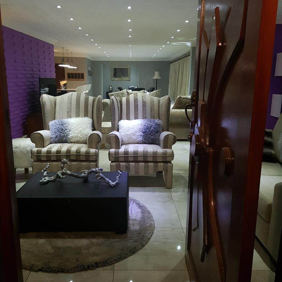Dinaledi House Hotel Bela-Bela Bagian luar foto