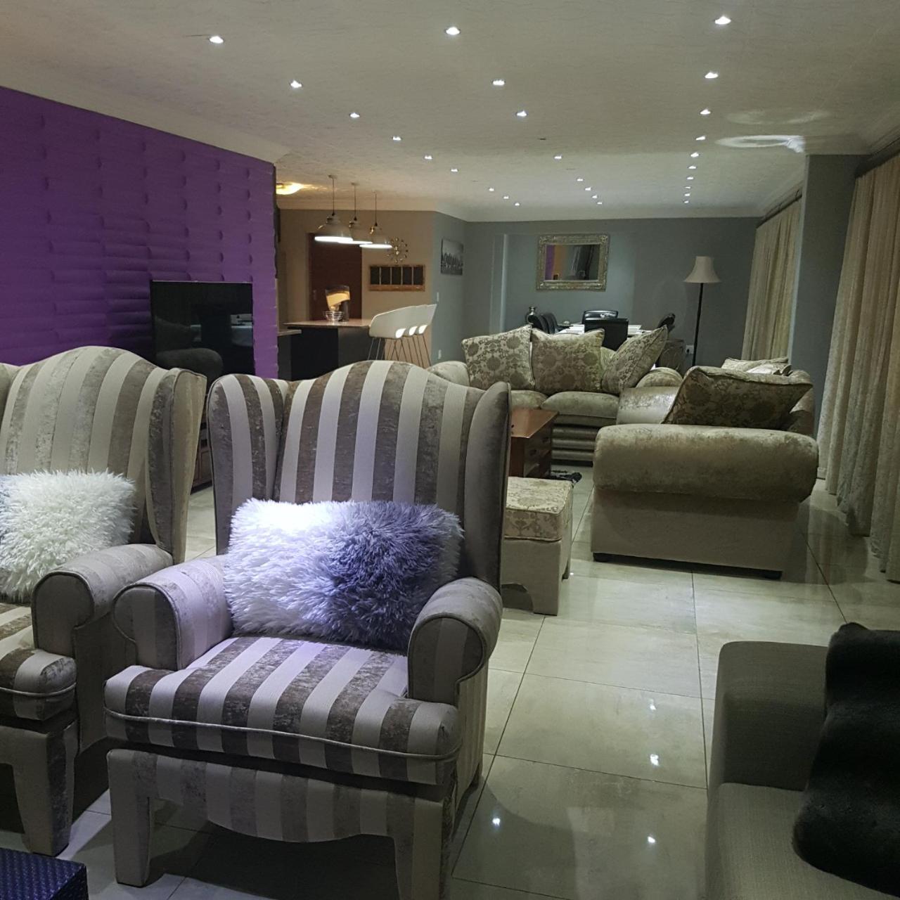 Dinaledi House Hotel Bela-Bela Bagian luar foto